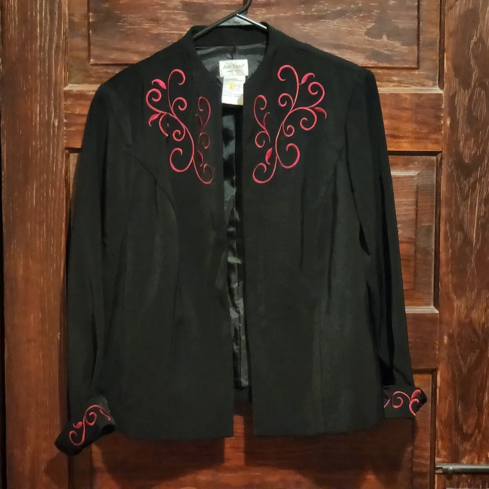 Vintage Ann Travis Black Collarless Blazer with Red Embroidery Size 16W Petite - Picture 4 of 11